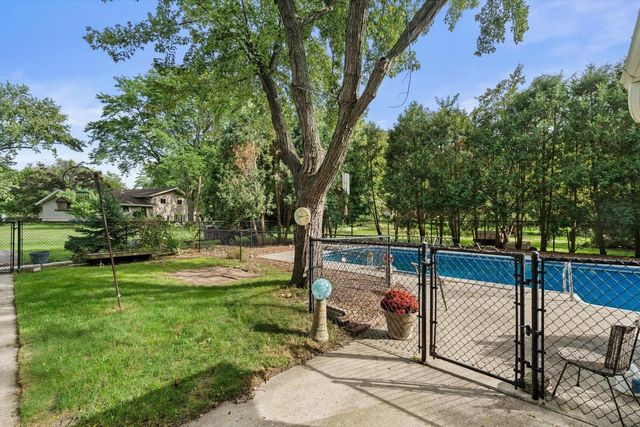 18045 Lamplighter LANE, Brookfield, WI 53045