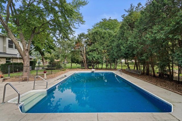 18045 Lamplighter LANE, Brookfield, WI 53045