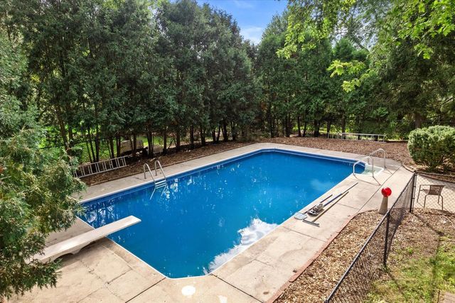 18045 Lamplighter LANE, Brookfield, WI 53045