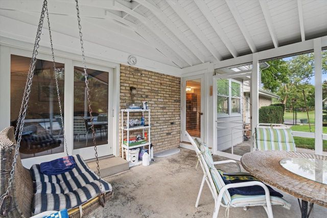 18045 Lamplighter LANE, Brookfield, WI 53045