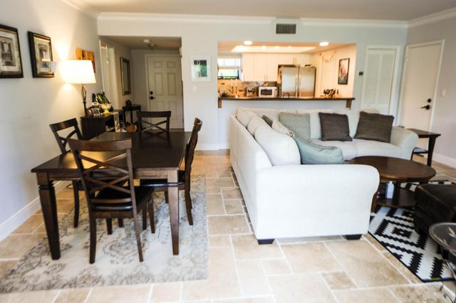 11863 Wimbledon Circle 409, Wellington, FL 33414