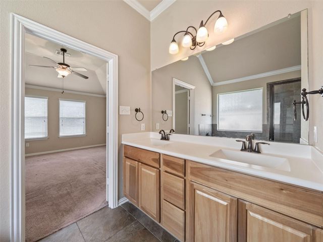 1905 Meandering Meadows DR, Pflugerville, TX 78660