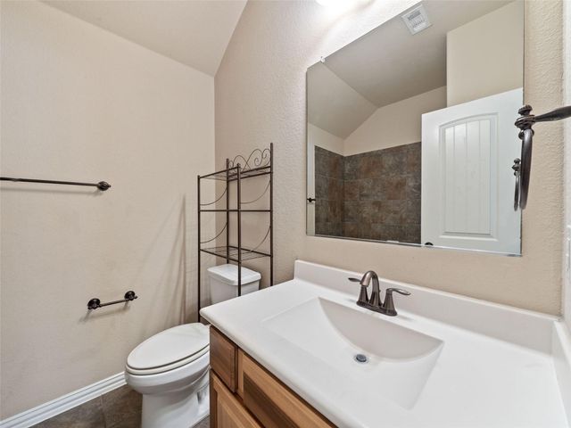 1905 Meandering Meadows DR, Pflugerville, TX 78660