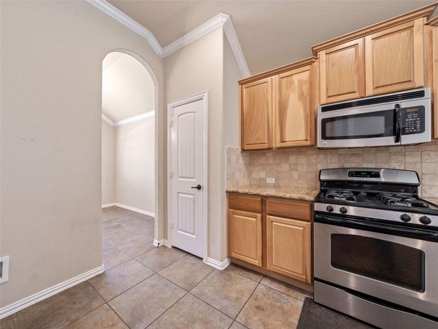 1905 Meandering Meadows DR, Pflugerville, TX 78660