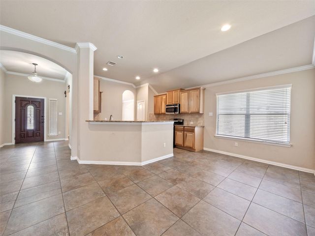 1905 Meandering Meadows DR, Pflugerville, TX 78660
