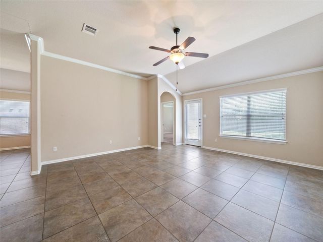 1905 Meandering Meadows DR, Pflugerville, TX 78660