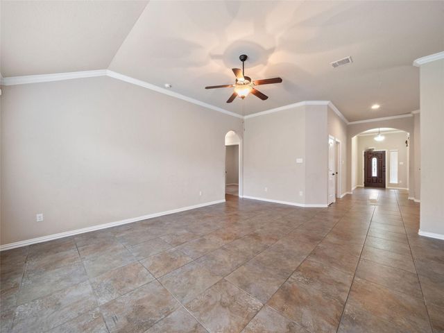 1905 Meandering Meadows DR, Pflugerville, TX 78660