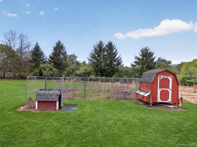 60 Long Lane, Wallkill, NY 12589