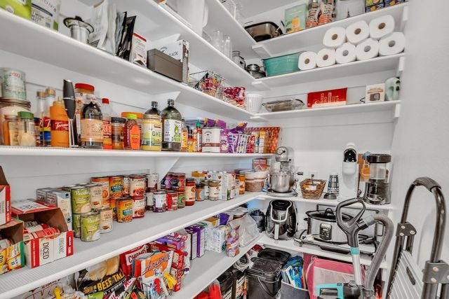 6102 Valley View St, Midland, TX 79705