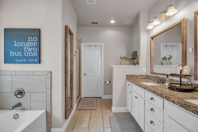 6102 Valley View St, Midland, TX 79705