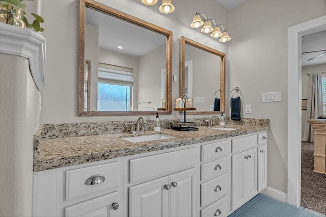 6102 Valley View St, Midland, TX 79705