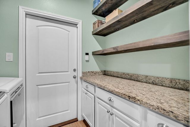 6102 Valley View St, Midland, TX 79705