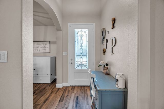 6102 Valley View St, Midland, TX 79705