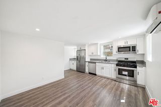 1267 Vin Scully Avenue 1/4, Los Angeles, CA 90026