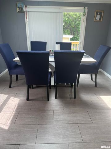 410 E VIRGINIA Avenue, Peoria, IL 61603