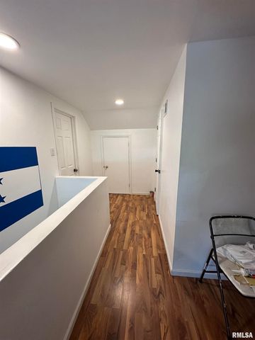 410 E VIRGINIA Avenue, Peoria, IL 61603