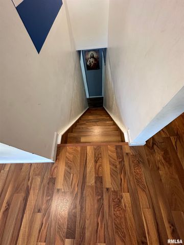 410 E VIRGINIA Avenue, Peoria, IL 61603