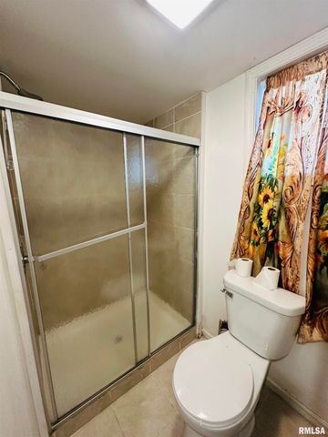 410 E VIRGINIA Avenue, Peoria, IL 61603