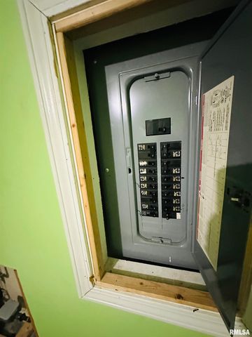 410 E VIRGINIA Avenue, Peoria, IL 61603