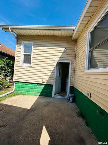 410 E VIRGINIA Avenue, Peoria, IL 61603