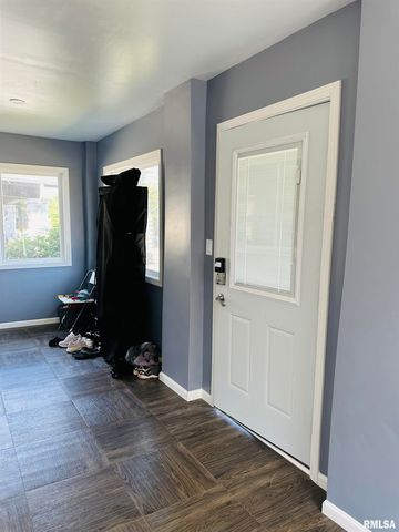 410 E VIRGINIA Avenue, Peoria, IL 61603