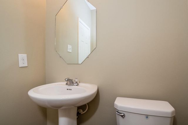 13433 Raintree Drive, Montgomery, TX 77356