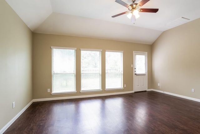 13433 Raintree Drive, Montgomery, TX 77356