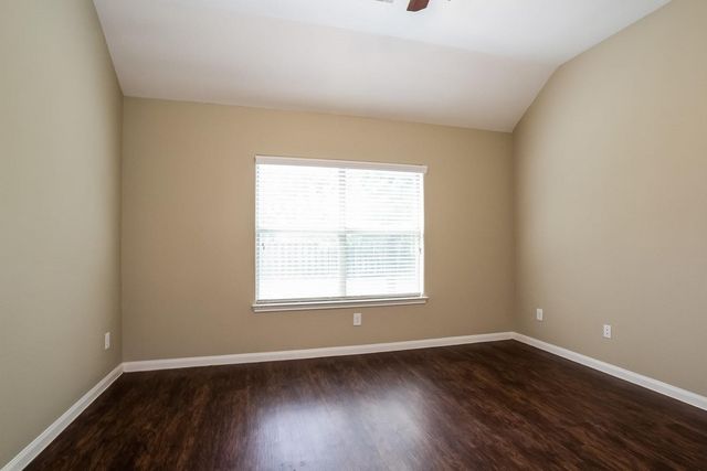 13433 Raintree Drive, Montgomery, TX 77356