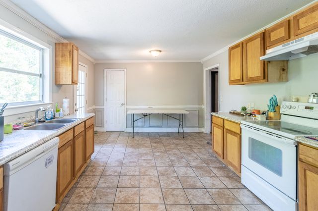 435 Montclair Drive, Rossville, GA 30741