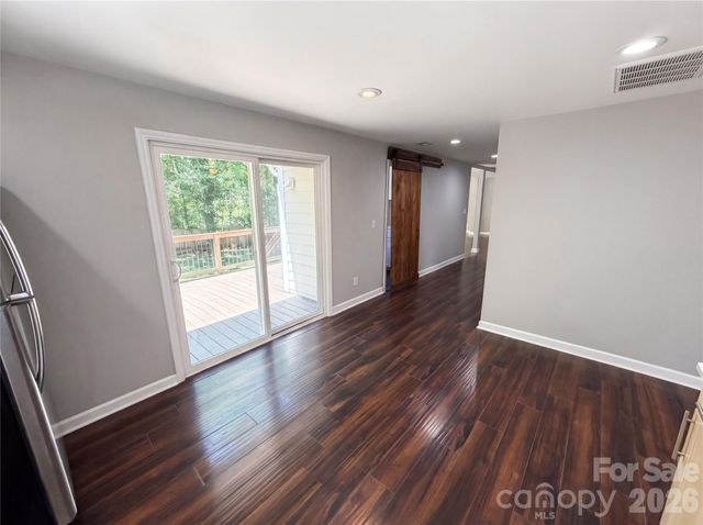 1322 Carolyn Drive, Charlotte, NC 28205
