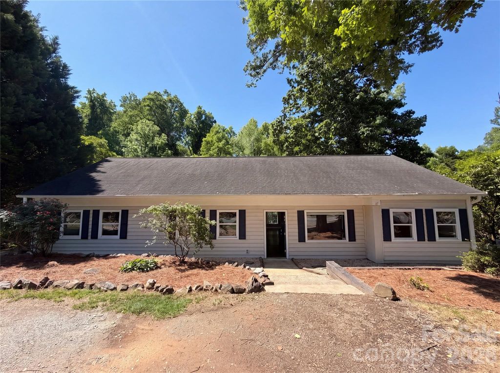 1322 Carolyn Drive, Charlotte, NC 28205