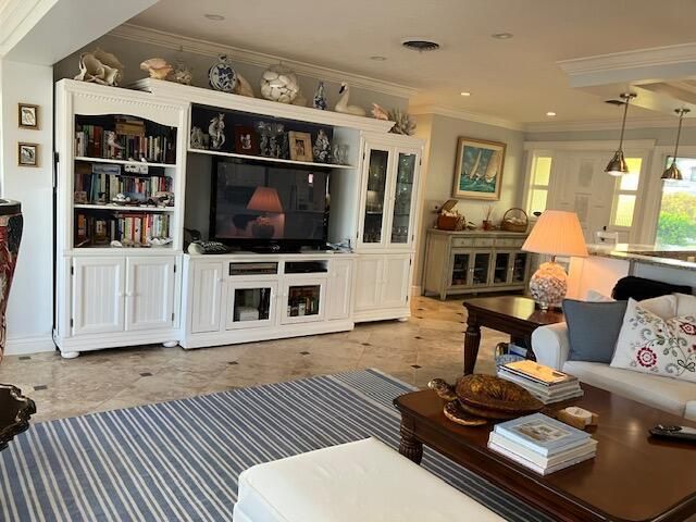 1607 SE 12th Court, Fort Lauderdale, FL 33316