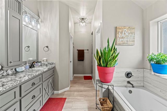 4813 Hidalgo Avenue, Mustang, OK 73064