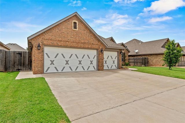 4813 Hidalgo Avenue, Mustang, OK 73064