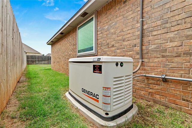 4813 Hidalgo Avenue, Mustang, OK 73064