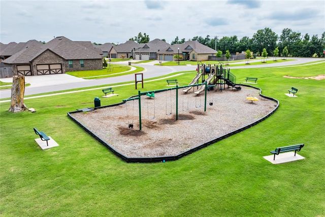 4813 Hidalgo Avenue, Mustang, OK 73064