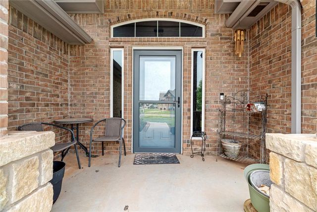 4813 Hidalgo Avenue, Mustang, OK 73064