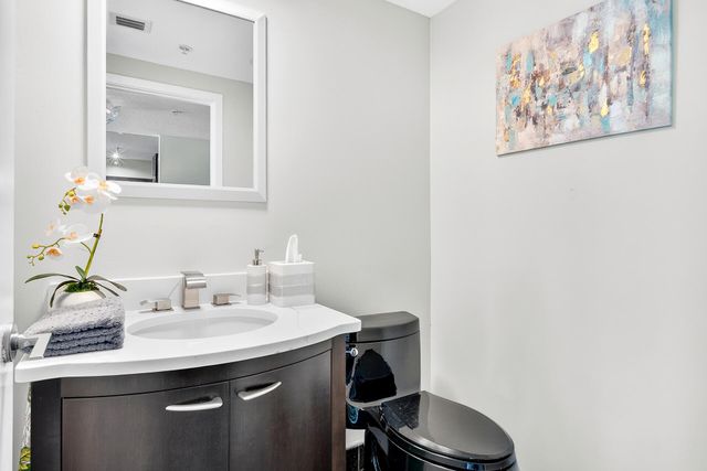 1551 N Flagler Drive 916-917, West Palm Beach, FL 33401