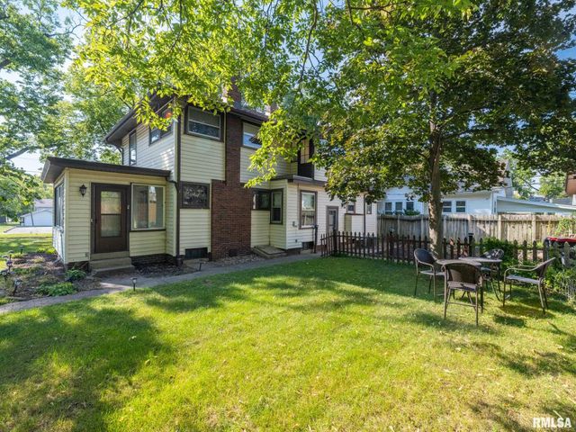 706 BACON Street, Pekin, IL 61554