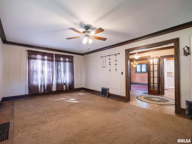 706 BACON Street, Pekin, IL 61554