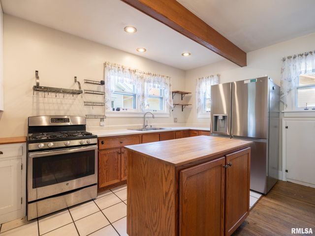 706 BACON Street, Pekin, IL 61554