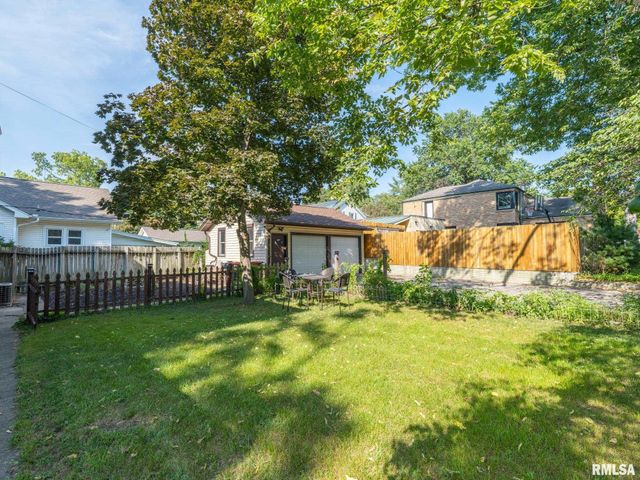 706 BACON Street, Pekin, IL 61554