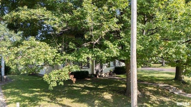 706 BACON Street, Pekin, IL 61554