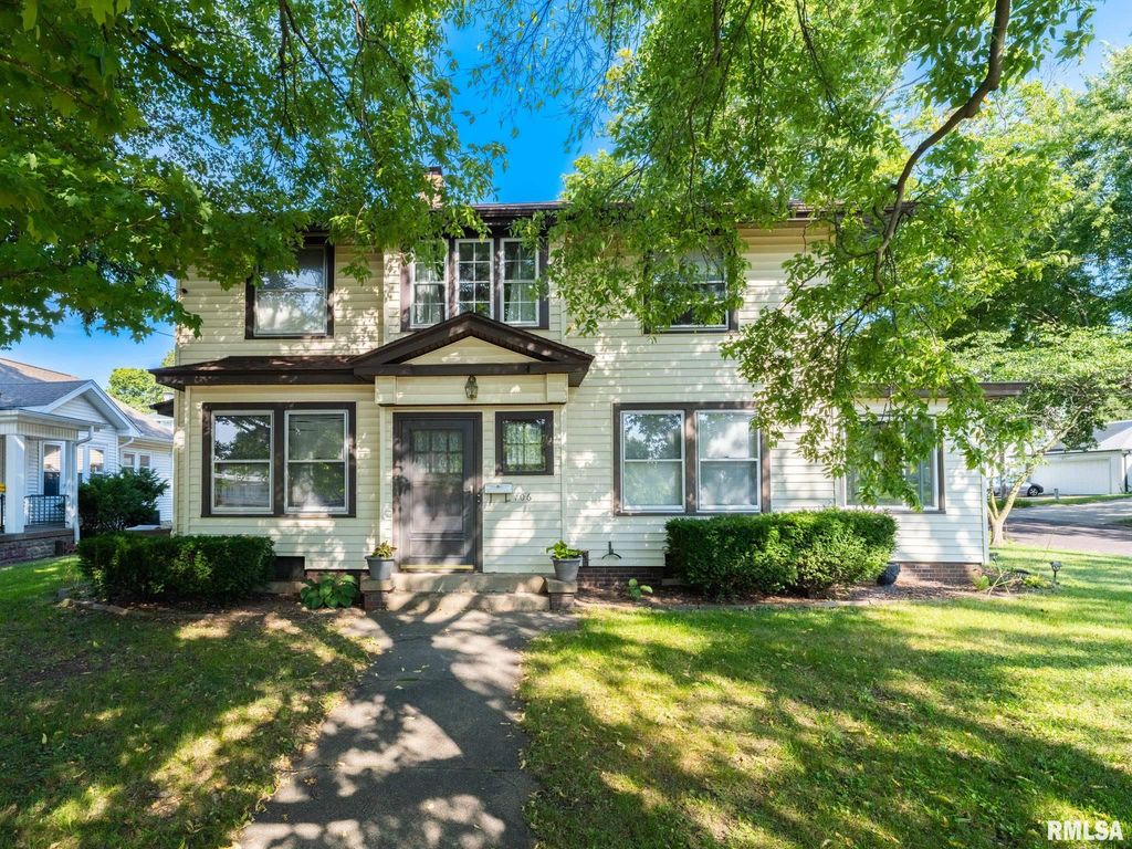 706 BACON Street, Pekin, IL 61554