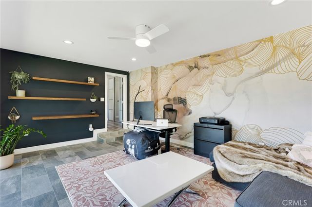 23051 Burbank Boulevard, Woodland Hills, CA 91367