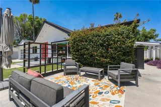 23051 Burbank Boulevard, Woodland Hills, CA 91367