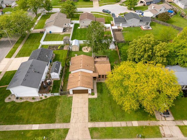 1850 W 99th Avenue, Crown Point, IN 46307