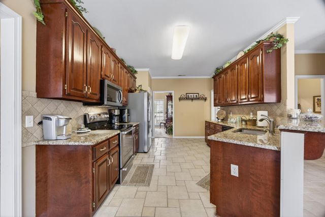 595 SAGEWOOD DR, Collierville, TN 38017