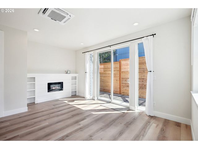 5446 Ne PRESCOTT St 4, Portland, OR 97218