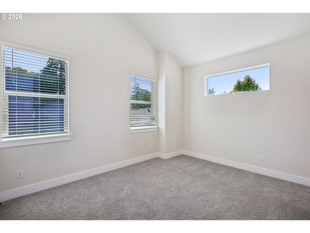 5446 Ne PRESCOTT St 4, Portland, OR 97218